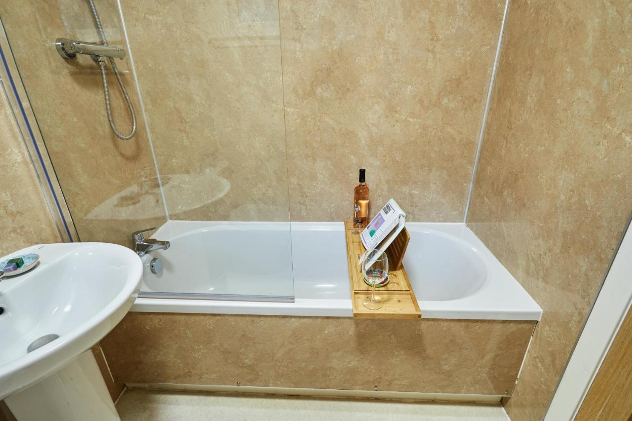 פורט ויליאם Etive, Beautiful Lochside Apartment With Balcony מראה חיצוני תמונה